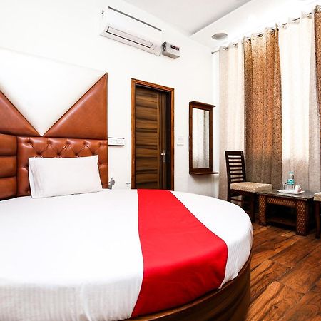 Hotel Woodcrest Zirakpur Chandigarh- Best Family Hotel - Luxurious Rooms - Unit Of Sidham Group Extérieur photo