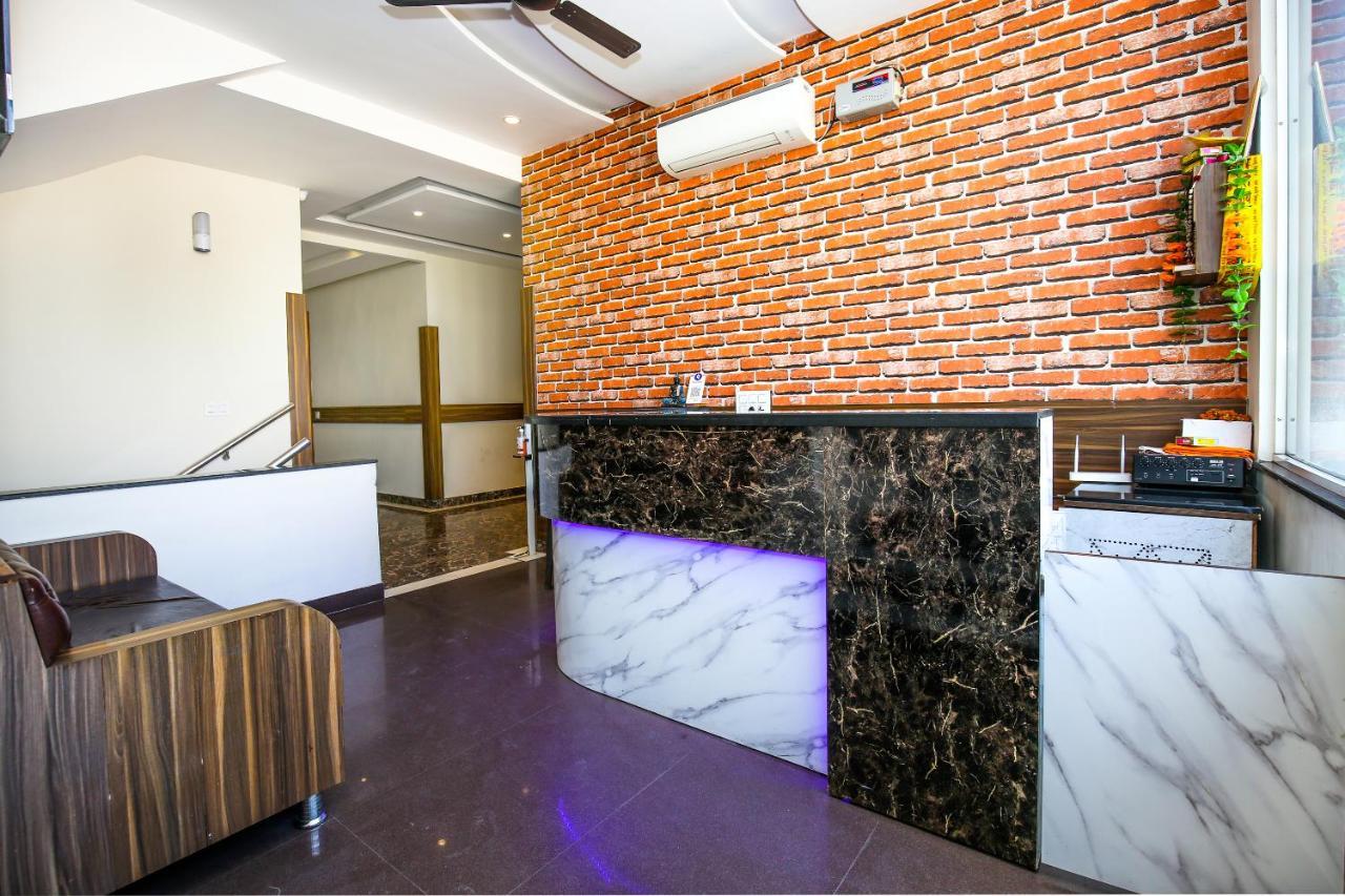 Hotel Woodcrest Zirakpur Chandigarh- Best Family Hotel - Luxurious Rooms - Unit Of Sidham Group Extérieur photo