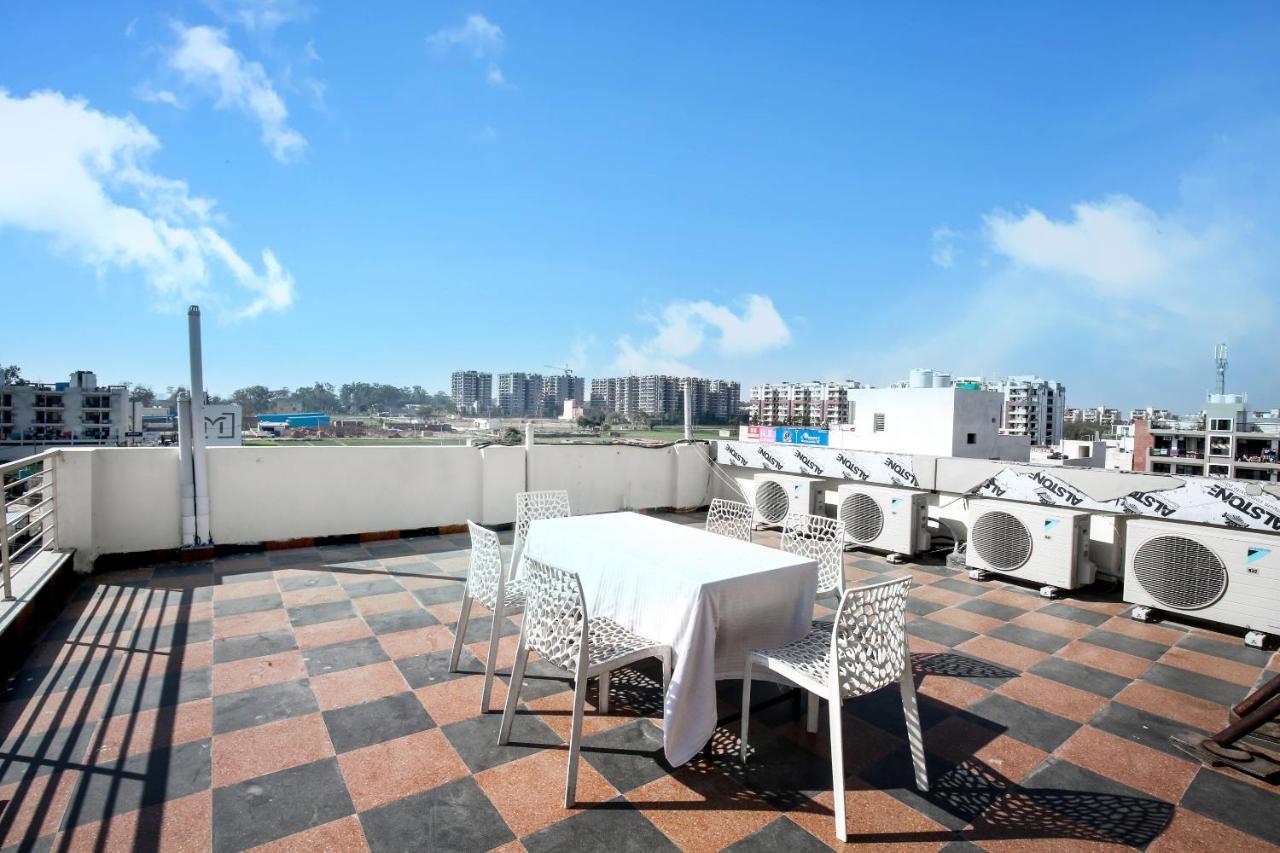 Hotel Woodcrest Zirakpur Chandigarh- Best Family Hotel - Luxurious Rooms - Unit Of Sidham Group Extérieur photo