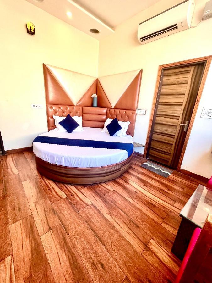 Hotel Woodcrest Zirakpur Chandigarh- Best Family Hotel - Luxurious Rooms - Unit Of Sidham Group Extérieur photo