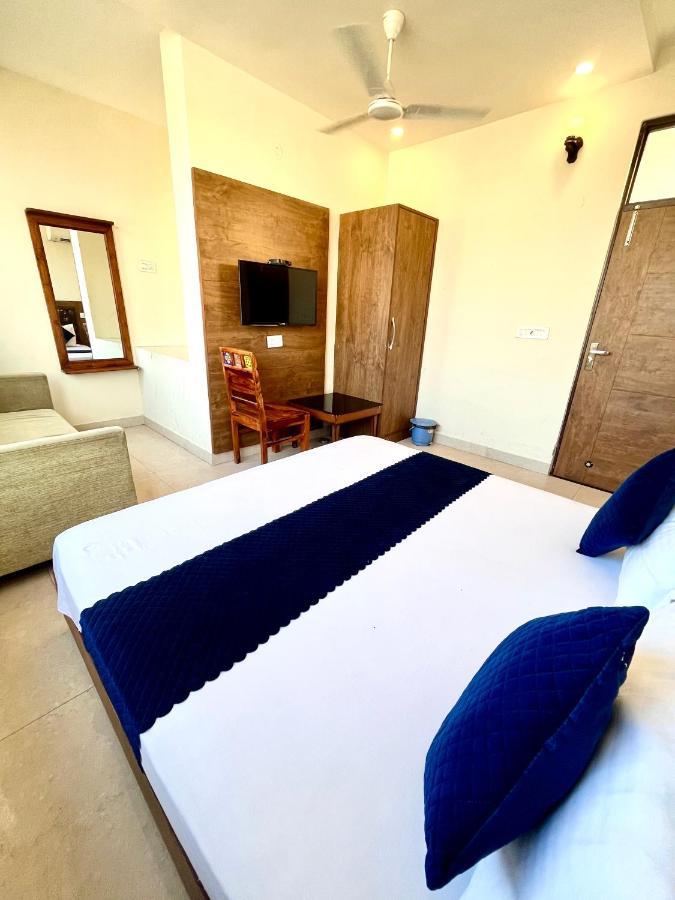 Hotel Woodcrest Zirakpur Chandigarh- Best Family Hotel - Luxurious Rooms - Unit Of Sidham Group Extérieur photo