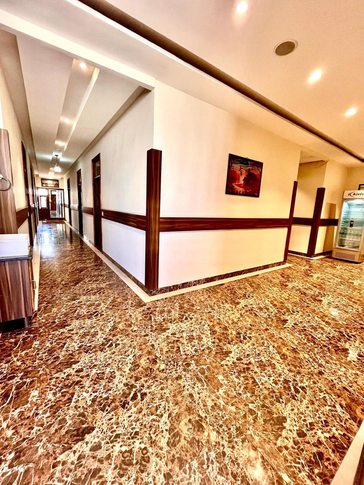 Hotel Woodcrest Zirakpur Chandigarh- Best Family Hotel - Luxurious Rooms - Unit Of Sidham Group Extérieur photo