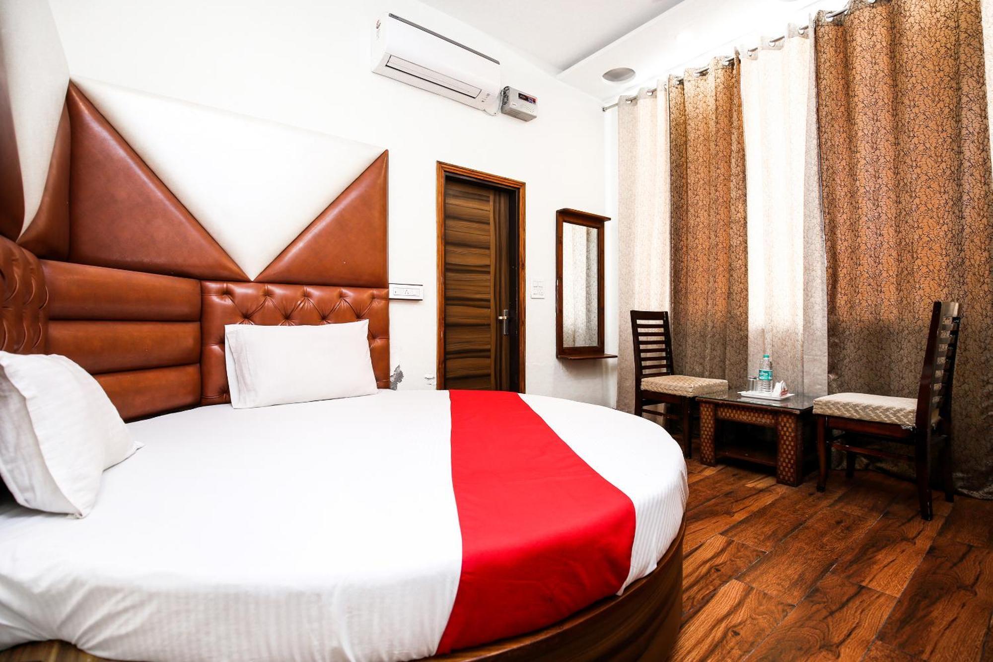 Hotel Woodcrest Zirakpur Chandigarh- Best Family Hotel - Luxurious Rooms - Unit Of Sidham Group Extérieur photo