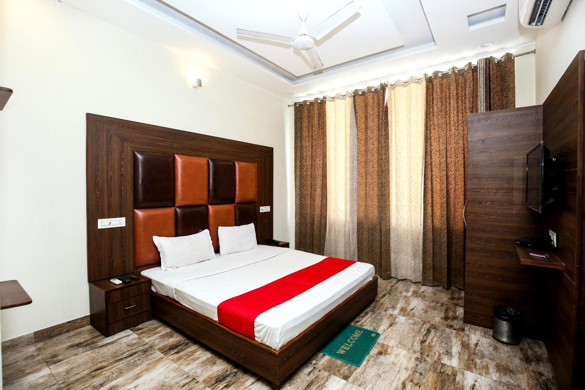 Hotel Woodcrest Zirakpur Chandigarh- Best Family Hotel - Luxurious Rooms - Unit Of Sidham Group Extérieur photo